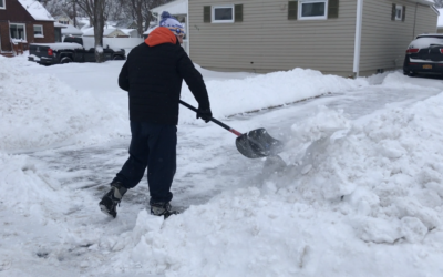 4 Ways To Avoid Injury When Shoveling Snow